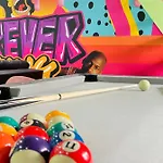Semesterbostad Capsule Forever Young - Jacuzzi - Sauna - Billard - Arcade De Jeux - Netflix & Cinema - Ping Pong Hastiere-par-dela