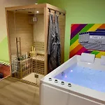 Capsule Forever Young - Jacuzzi - Sauna - Billard - Arcade De Jeux - Netflix & Cinema - Ping Pong Hastiere-par-dela