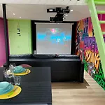 Capsule Forever Young - Jacuzzi - Sauna - Billard - Arcade De Jeux - Netflix & Cinema - Ping Pong Dom wakacyjny