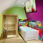 Capsule Forever Young - Jacuzzi - Sauna - Billard - Arcade De Jeux - Netflix & Cinema - Ping Pong *