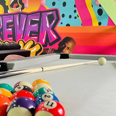 Vakantiehuis Capsule Forever Young - Jacuzzi - Sauna - Billard - Arcade De Jeux - Netflix & Cinema - Ping Pong Hastiere-par-dela
