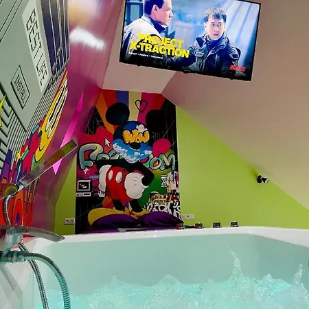 펜션 Capsule Forever Young - Jacuzzi - Sauna - Billard - Arcade De Jeux - Netflix & Cinema - Ping Pong *