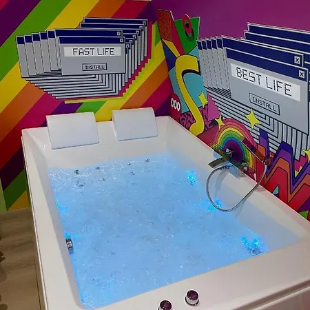 Capsule Forever Young: Entertainment Hub With Jacuzzi & Sauna Holiday home