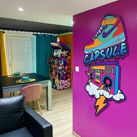 Capsule Forever Young: Entertainment Hub With Jacuzzi & Sauna Holiday home Hastiere-par-dela