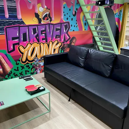 Capsule Forever Young - Jacuzzi - Sauna - Billard - Arcade De Jeux - Netflix & Cinema - Ping Pong Vakantiehuis Hastiere-par-dela