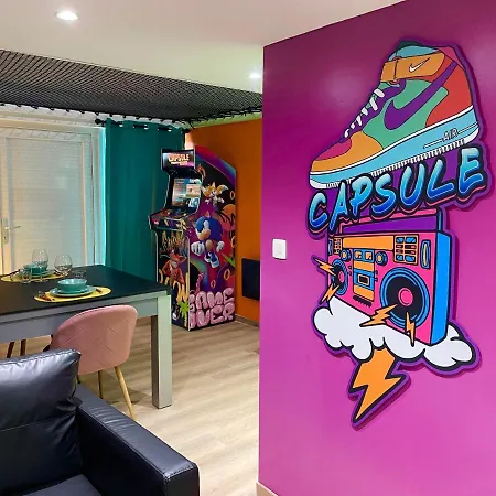 Capsule Forever Young - Jacuzzi - Sauna - Billard - Arcade De Jeux - Netflix & Cinema - Ping Pong Hastiere-par-dela