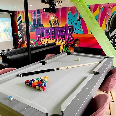 펜션 Capsule Forever Young - Jacuzzi - Sauna - Billard - Arcade De Jeux - Netflix & Cinema - Ping Pong Hastiere-par-dela