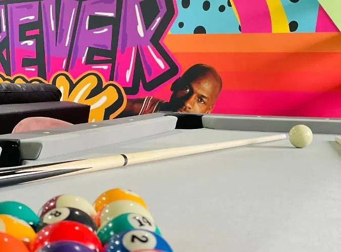 Ferienhaus Capsule Forever Young - Jacuzzi - Sauna - Billard - Arcade De Jeux - Netflix & Cinema - Ping Pong Hastiere-par-dela