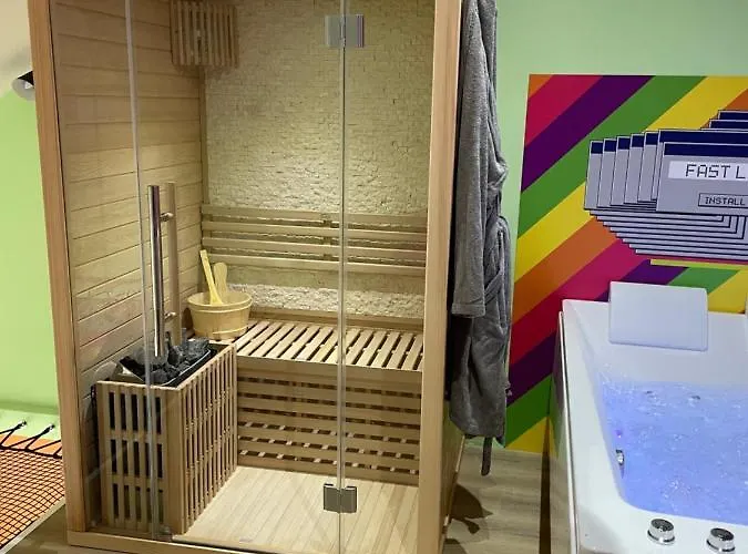 Capsule Forever Young - Jacuzzi - Sauna - Billard - Arcade De Jeux - Netflix & Cinema - Ping Pong * Hastiere-par-dela