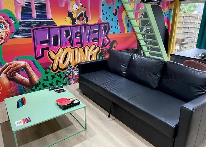 Capsule Forever Young - Jacuzzi - Sauna - Billard - Arcade De Jeux - Netflix & Cinema - Ping Pong Vakantiehuis Hastiere-par-dela