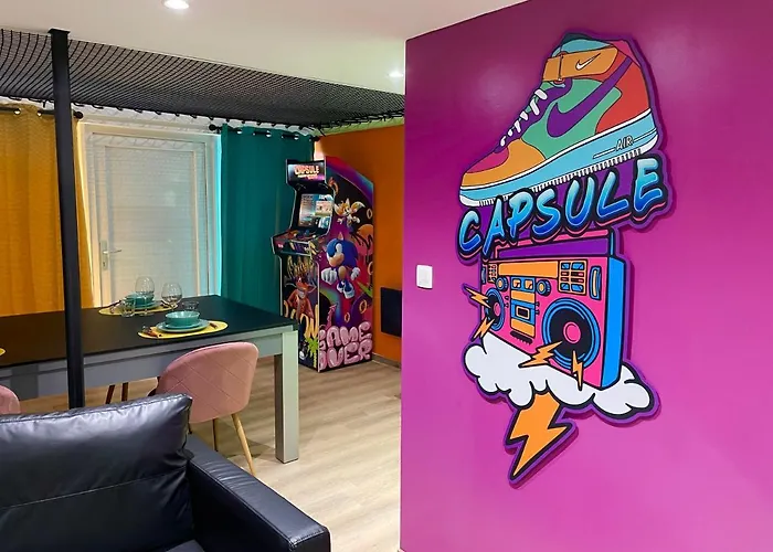 Capsule Forever Young - Jacuzzi - Sauna - Billard - Arcade De Jeux - Netflix & Cinema - Ping Pong Hastiere-par-dela